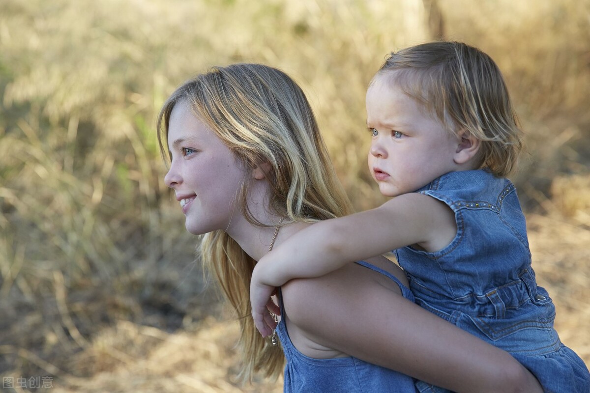 我翻了6千条评论,找了38个故事,为你呈现真实的中国姐弟关系