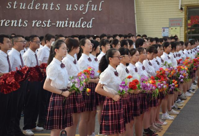 一袭盛兴红，满屏心中爱|贴心服务为盛兴学子保驾护航