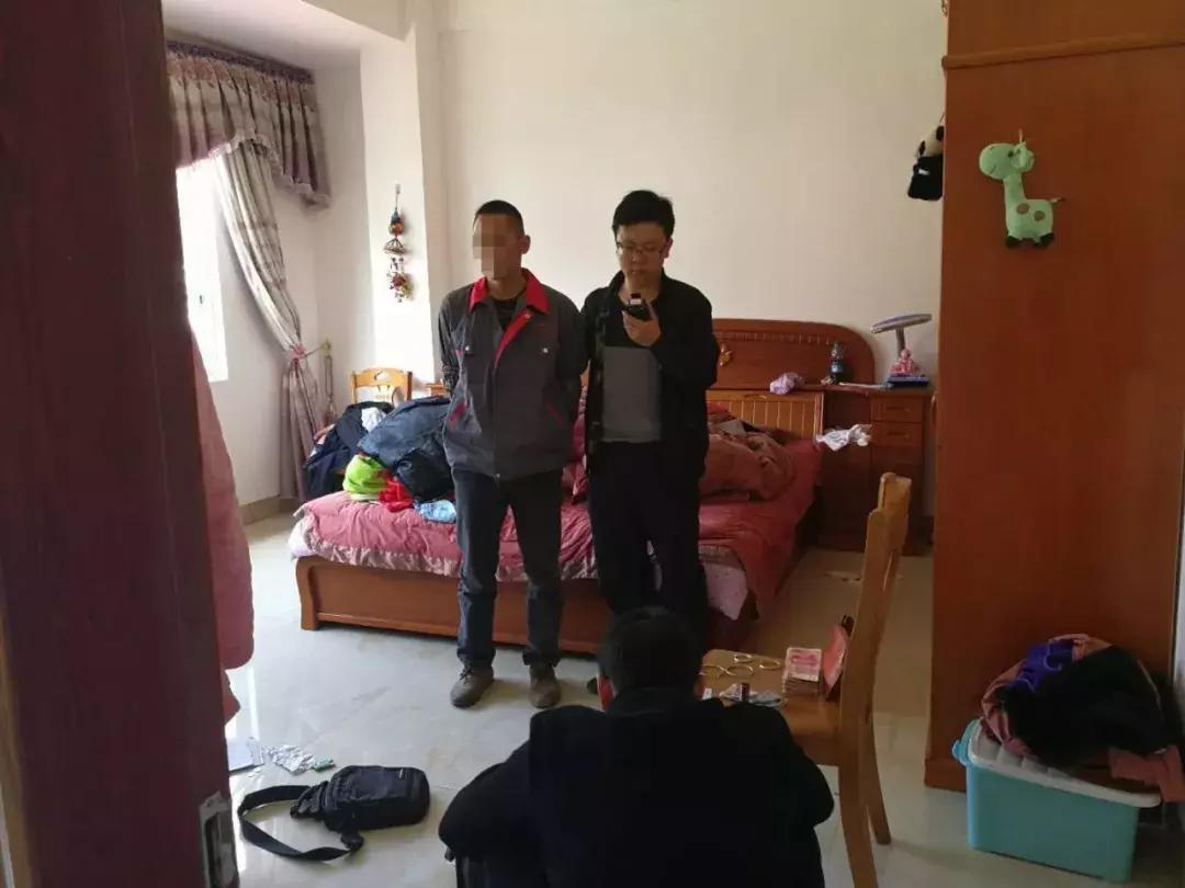 瀹堕噷搴婂簳涓嬫湁閲戝瓙,鍦ㄥ閲屽簥搴曚笅钘忎竴鐧句竾鐜伴噾