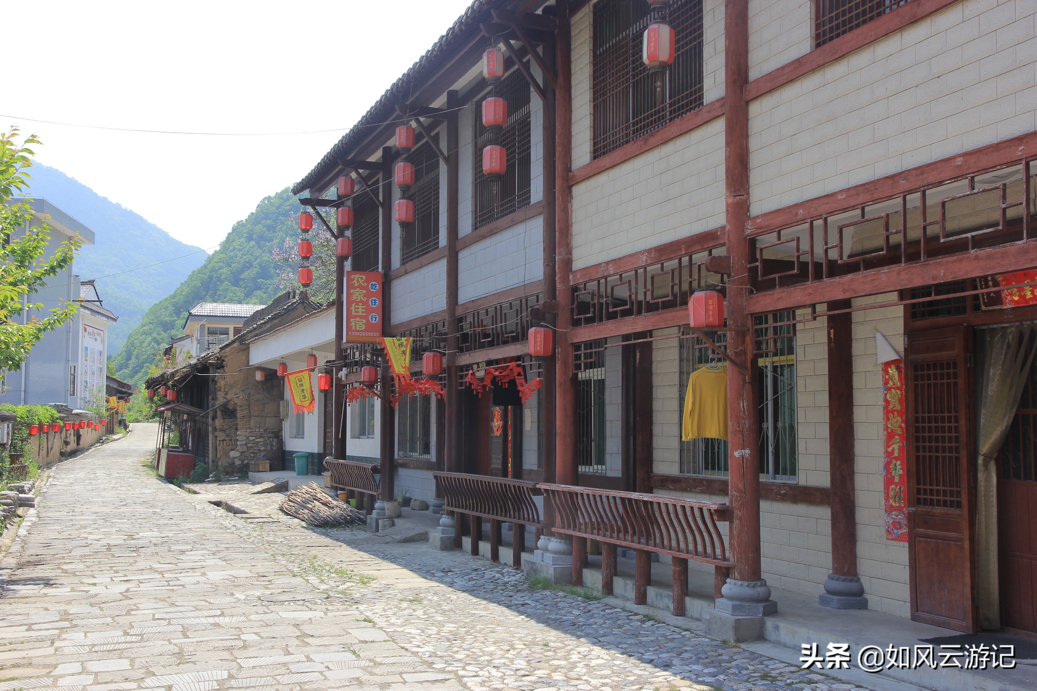 这条连云栈道“弓背线”火烧店—庙台子奇景传说诸多，闺藏深山中