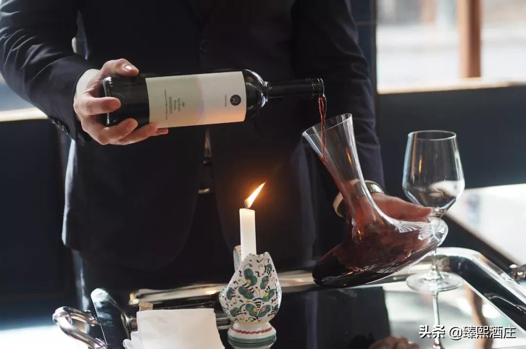 其实只有喝醉了才能让自己更清醒,葡萄酒醒酒要三分钟人醒了