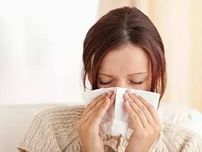 哺乳期妈妈普通感冒吃什么药,哺乳期妈妈感冒喉咙疼怎么办