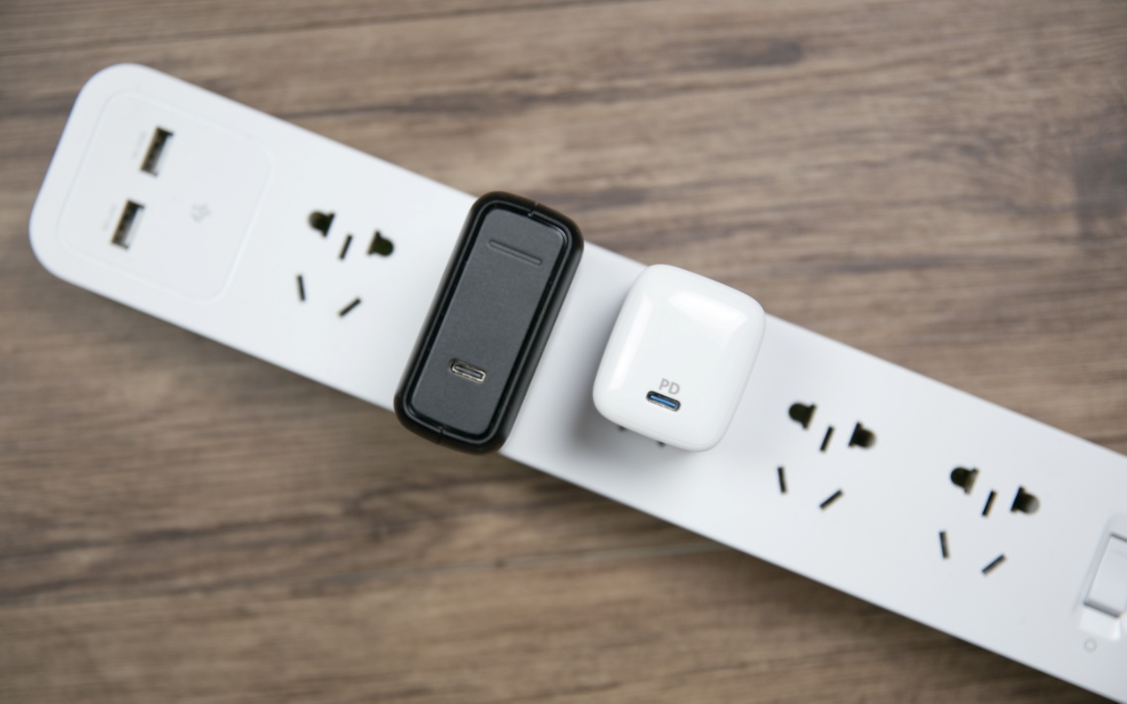 anker30w充电器对比苹果18w充电器,anker20w和苹果原装快充