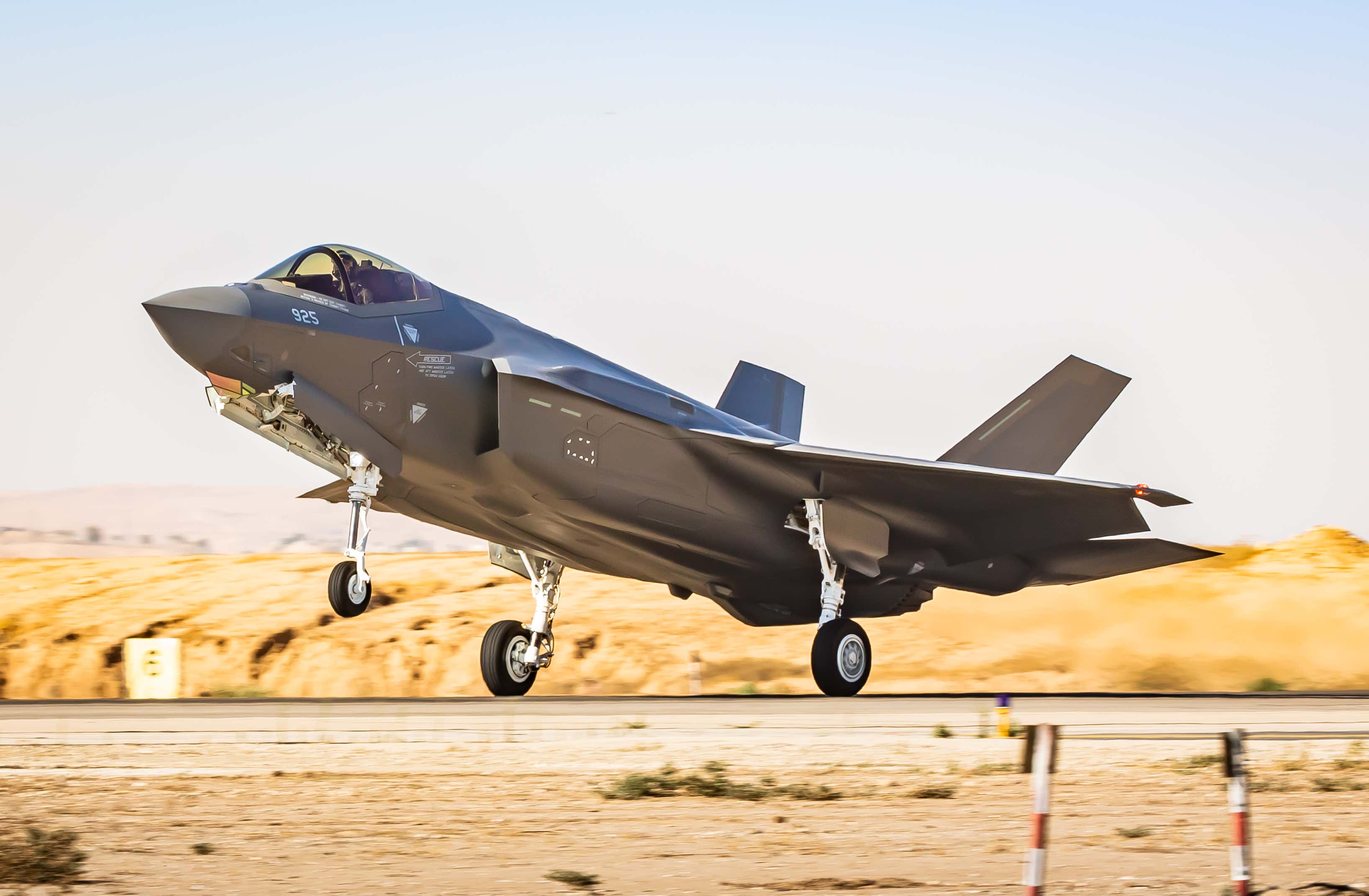 阿联酋军购f35始末,土耳其已购得多少架f35战斗机