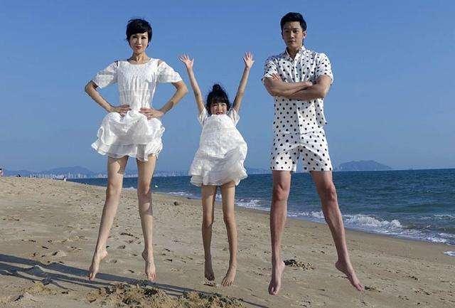 国产最黑宝宝火了!看到爸爸恶搞照后,网友:想跪地叫“包大人”