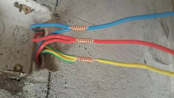 电工基础对电工有帮助吗,电工基础和零基础学电工哪个好