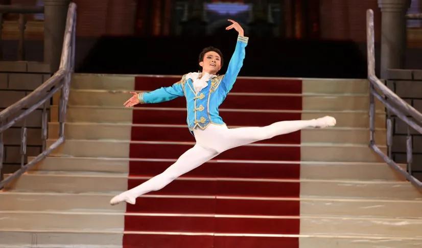 灰姑娘芭蕾舞剧赏析,灰姑娘芭蕾英国皇家舞剧