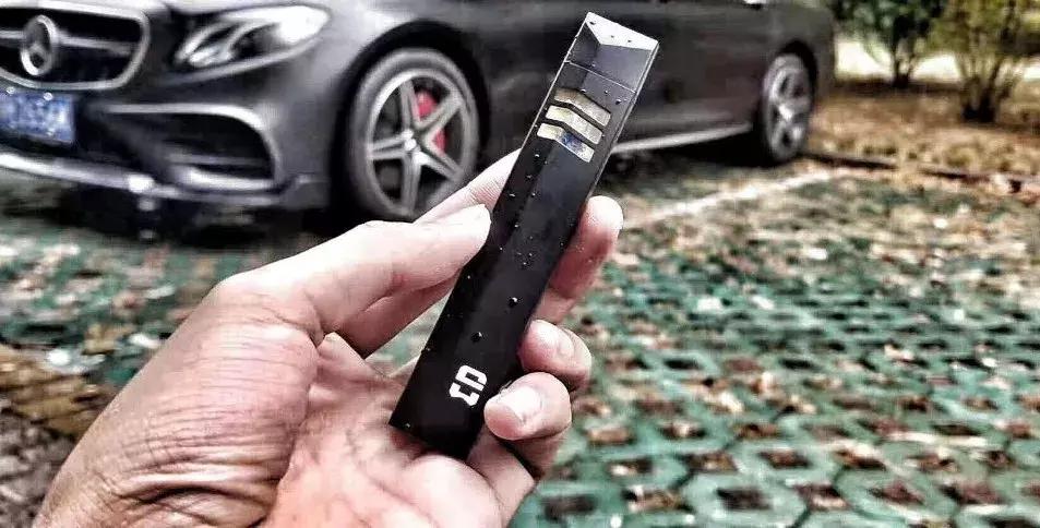 *子烟电**实体店揭秘:关门潮背后捅出一个假货天堂