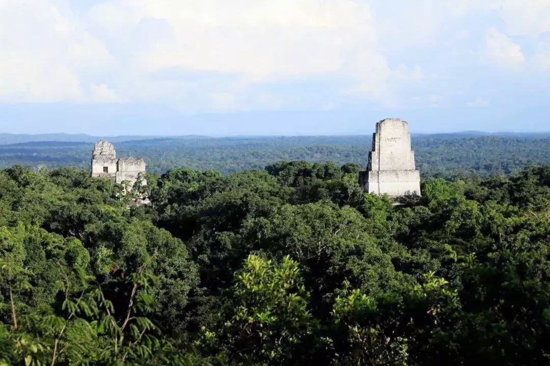 他一人一车环游五大洲，遭连环抢劫，却看见最美的风景