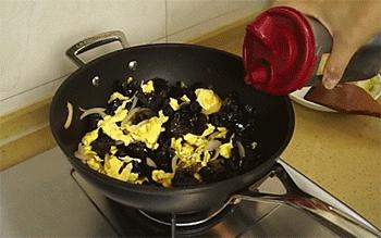 有毒的木耳吃多了会怎样,木耳吃多少会中毒