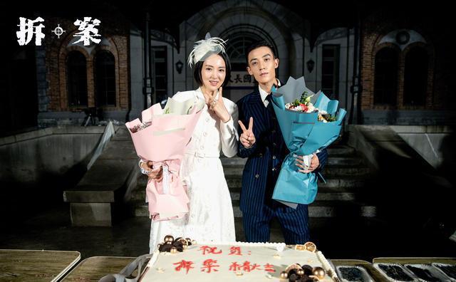 董璇和小11岁的男明星,董璇胡军