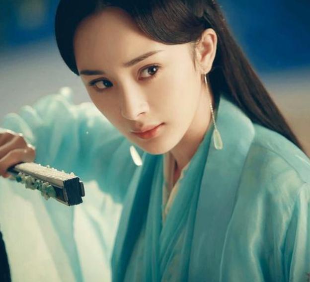 杨幂把自己捧成资本家,杨幂算资本家吗