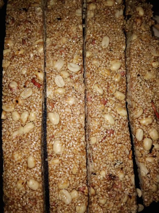 怎样做芝麻花生糖好吃,快速做芝麻花生糖的方法