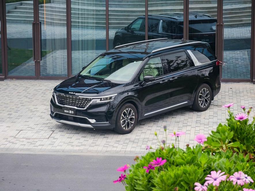 起亚7座mpv嘉华和塞纳,起亚7座mpv嘉华的价格