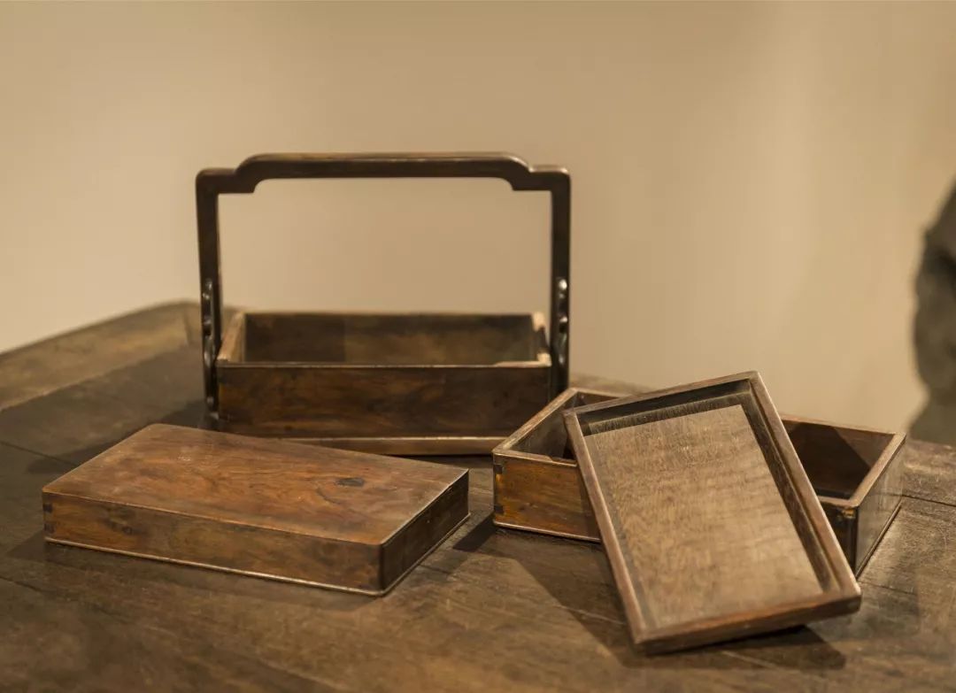 这个家具专场，几乎每年都是连拍带抢，漏太大了