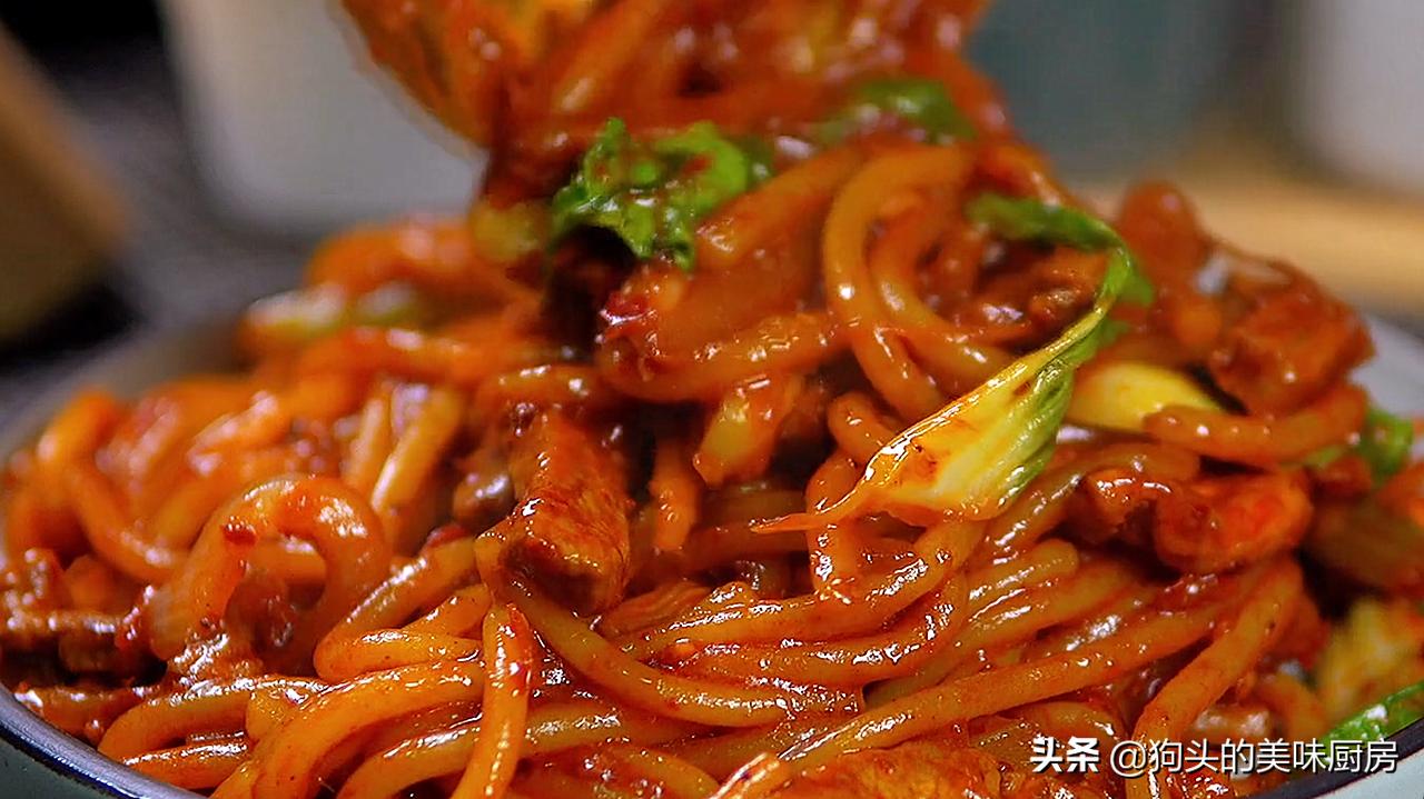 香辣过瘾的新疆米粉,怎么做又香又辣又好吃的米粉