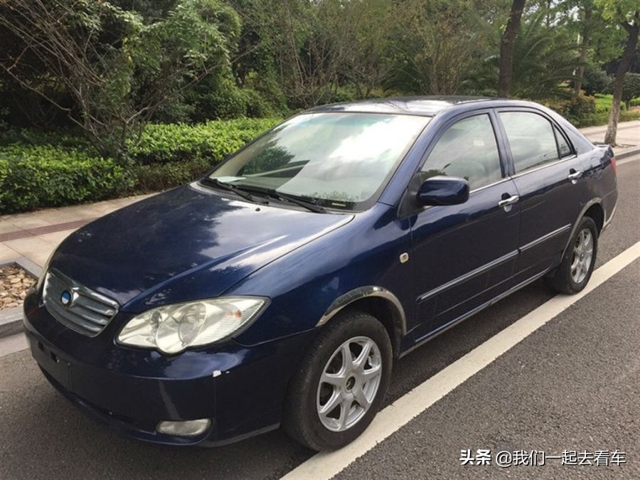一台二手小车比亚迪f3一年费用,一台手机的钱买一辆车