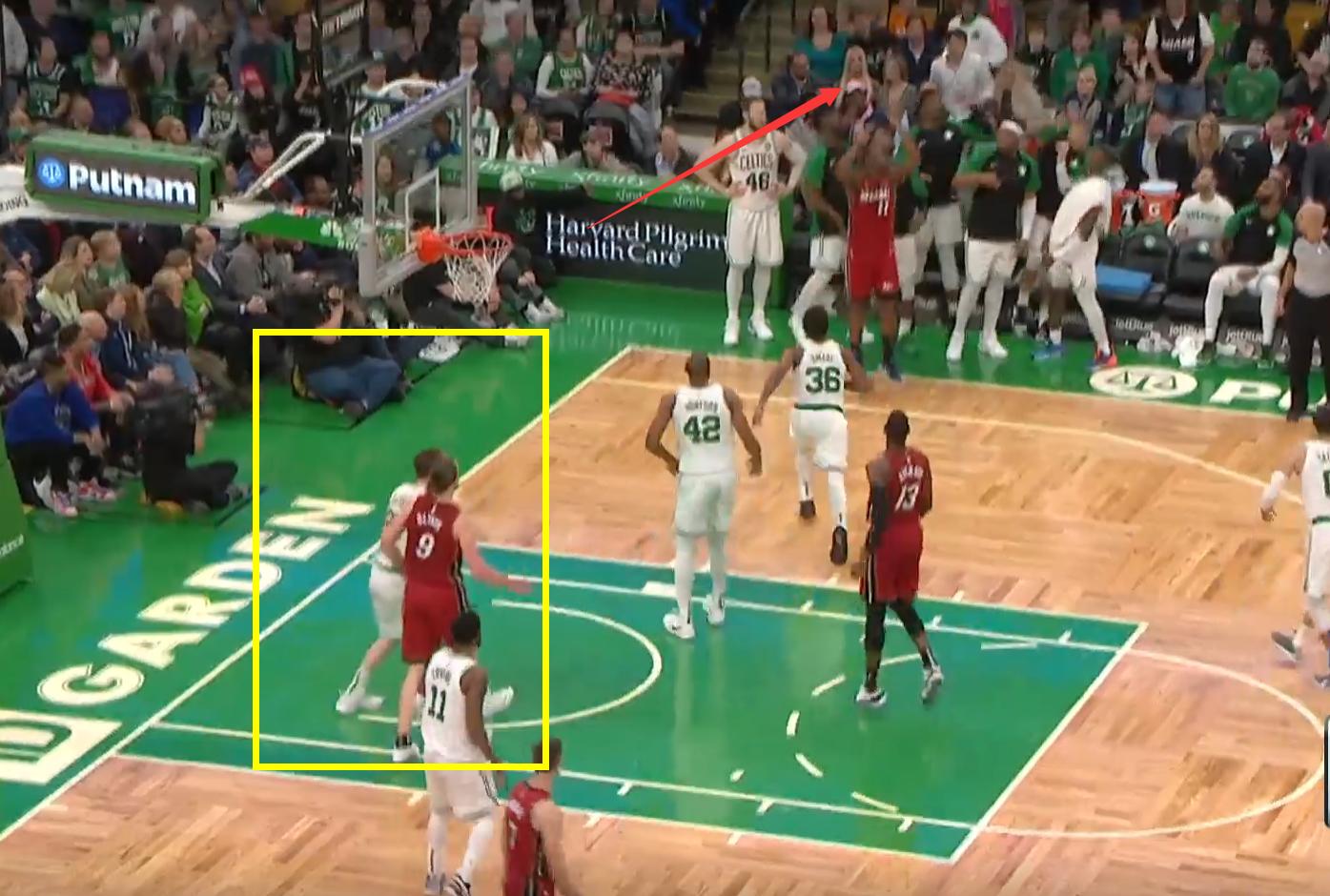 真不愿意和韦德交换球衣？欧文赛后早已离场，韦德看起来挺失望