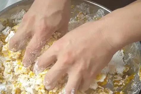 做南瓜饼能不能不加糯米粉加面粉,做南瓜饼时加糯米粉太软了