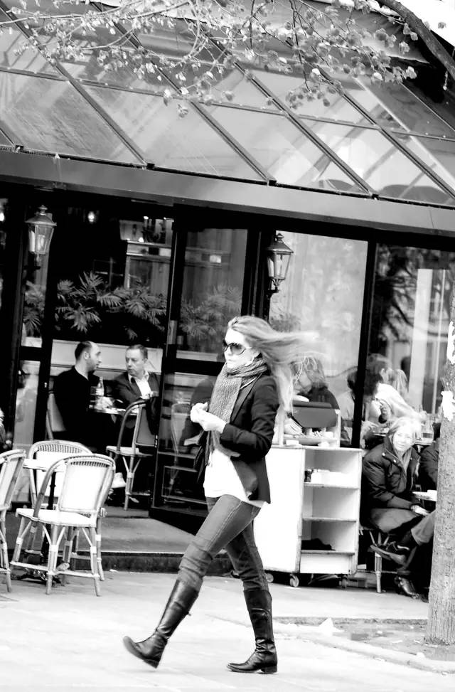 法国女性不买名牌包 (女性有必要买奢侈品包)