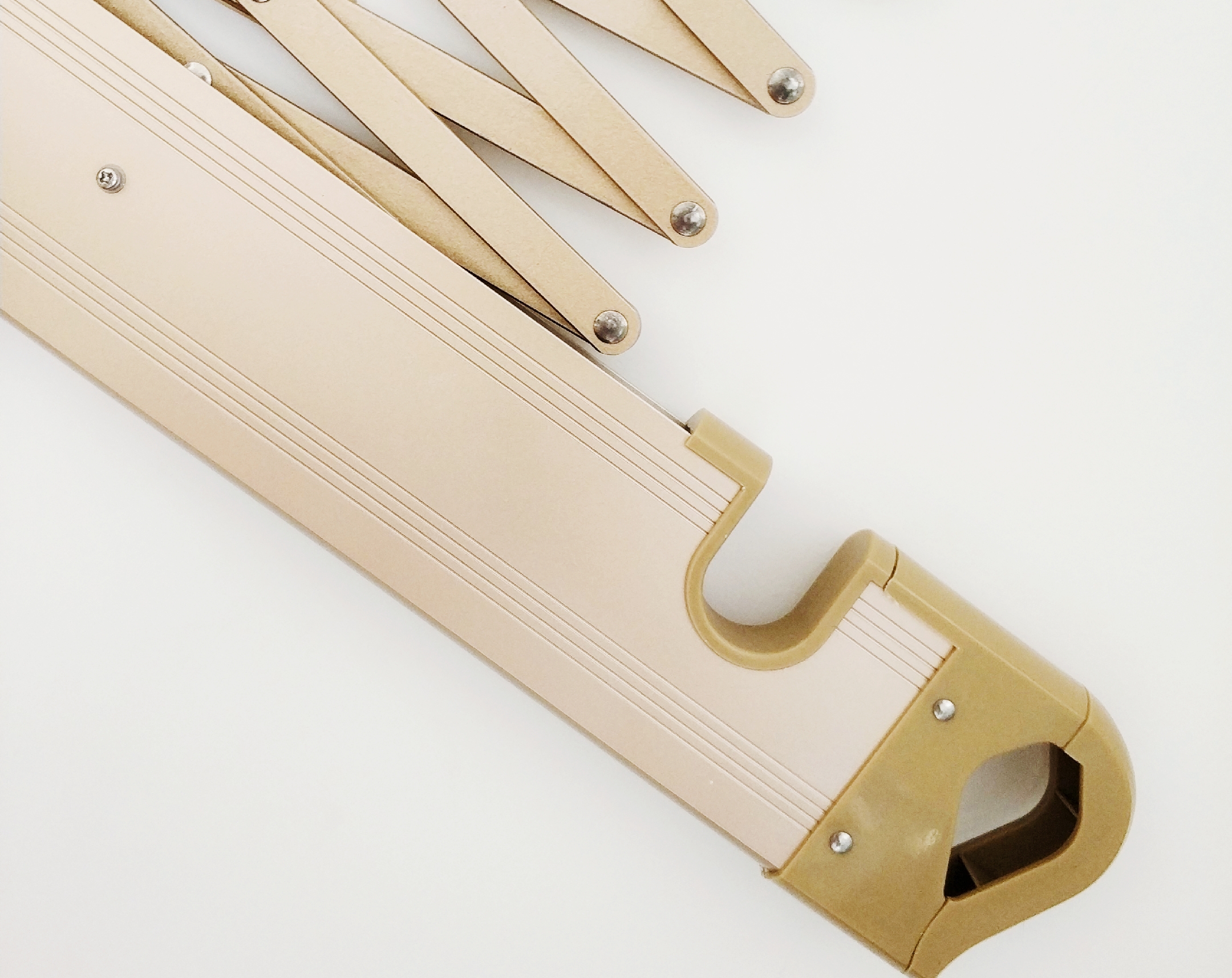 阳台晾衣神器节省空间,节省空间晾衣设计