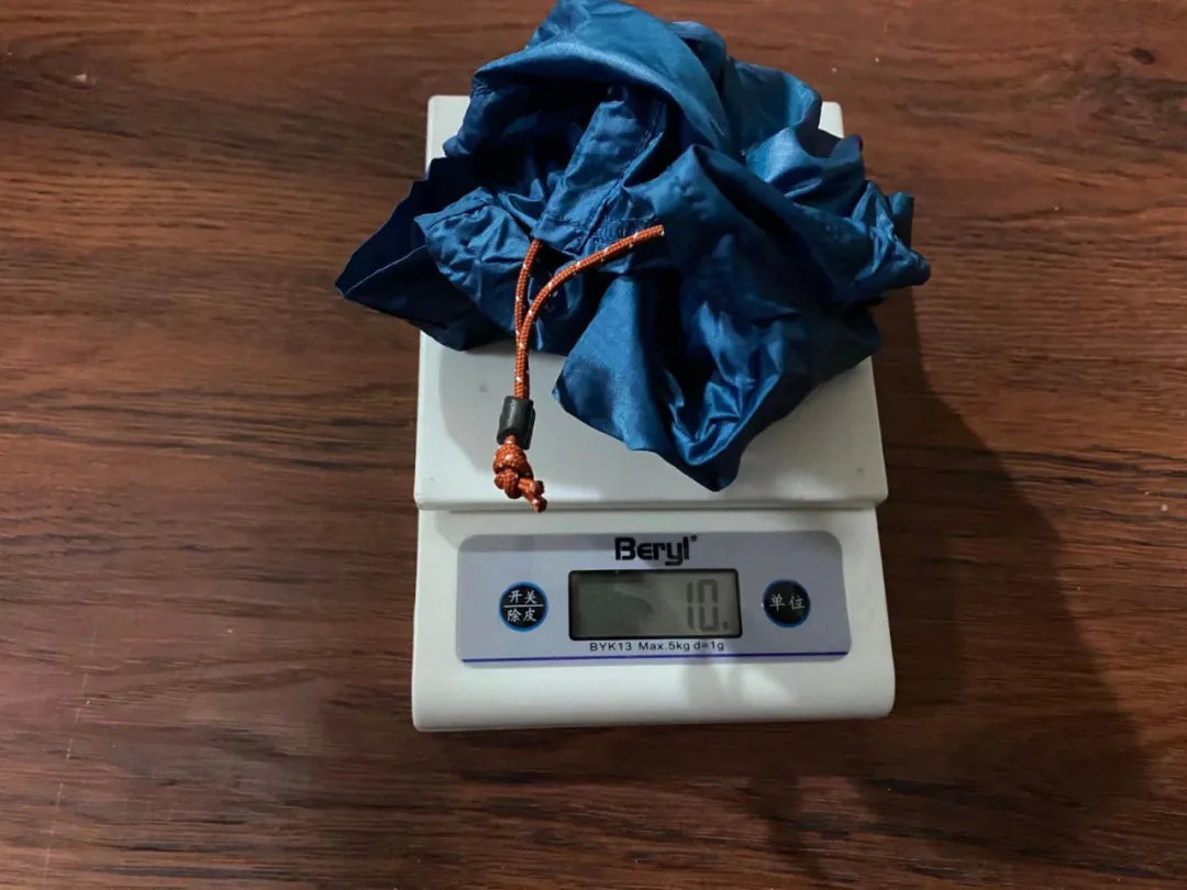 做羽绒的视频,日本始祖鸟羽绒服