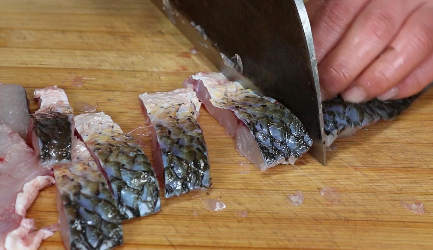 草鱼最好吃的做法一看就会,草鱼最好吃的做法鲜香开胃还不腥