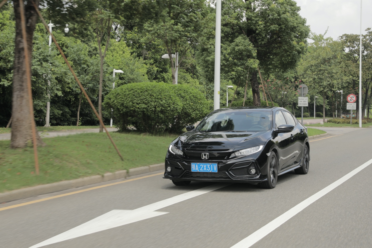 2023本田思域手动劲极版测评,试驾本田思域混动油耗