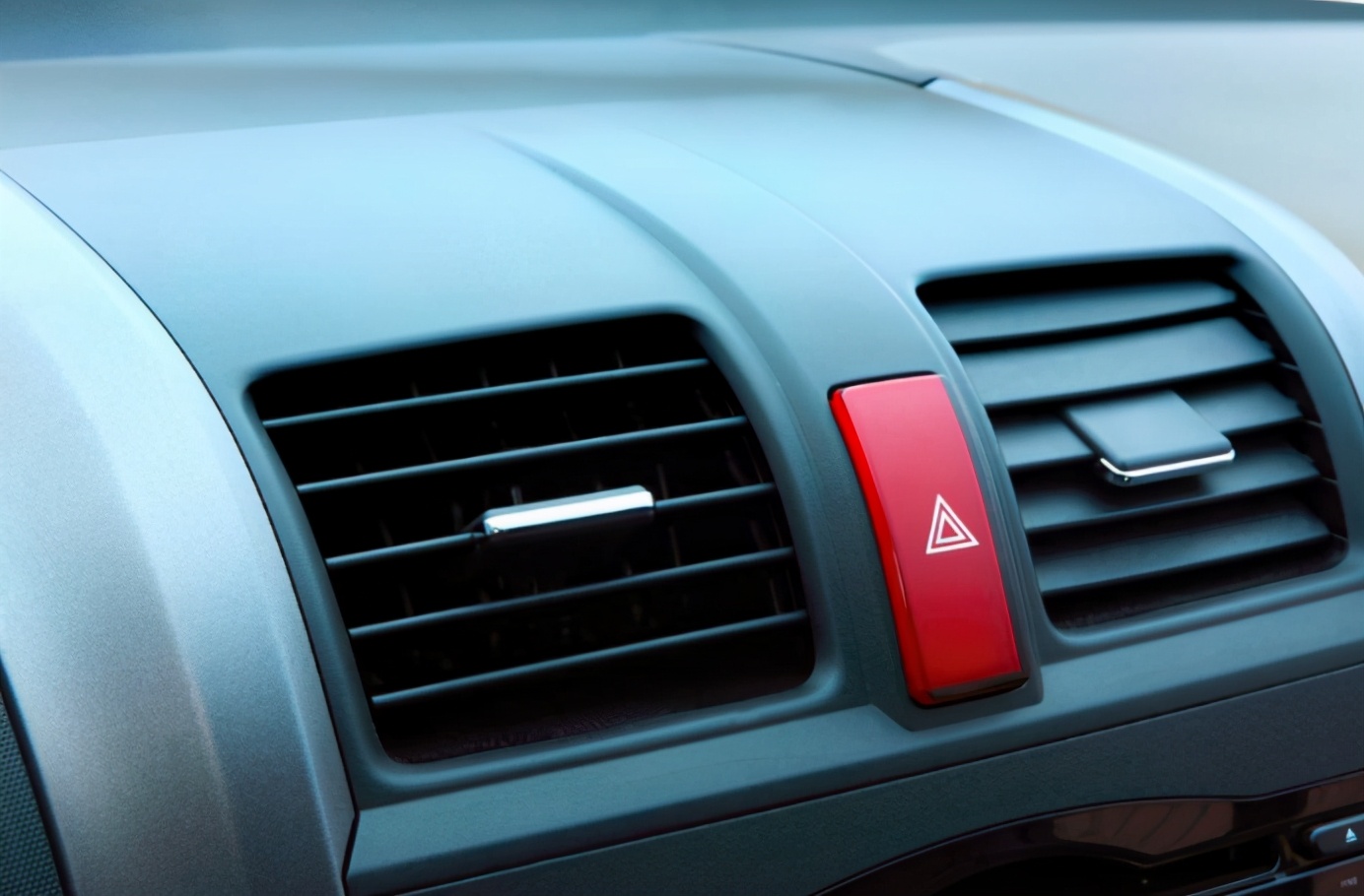 转向灯和危险警告灯常见故障,转向灯出现故障怎么解决