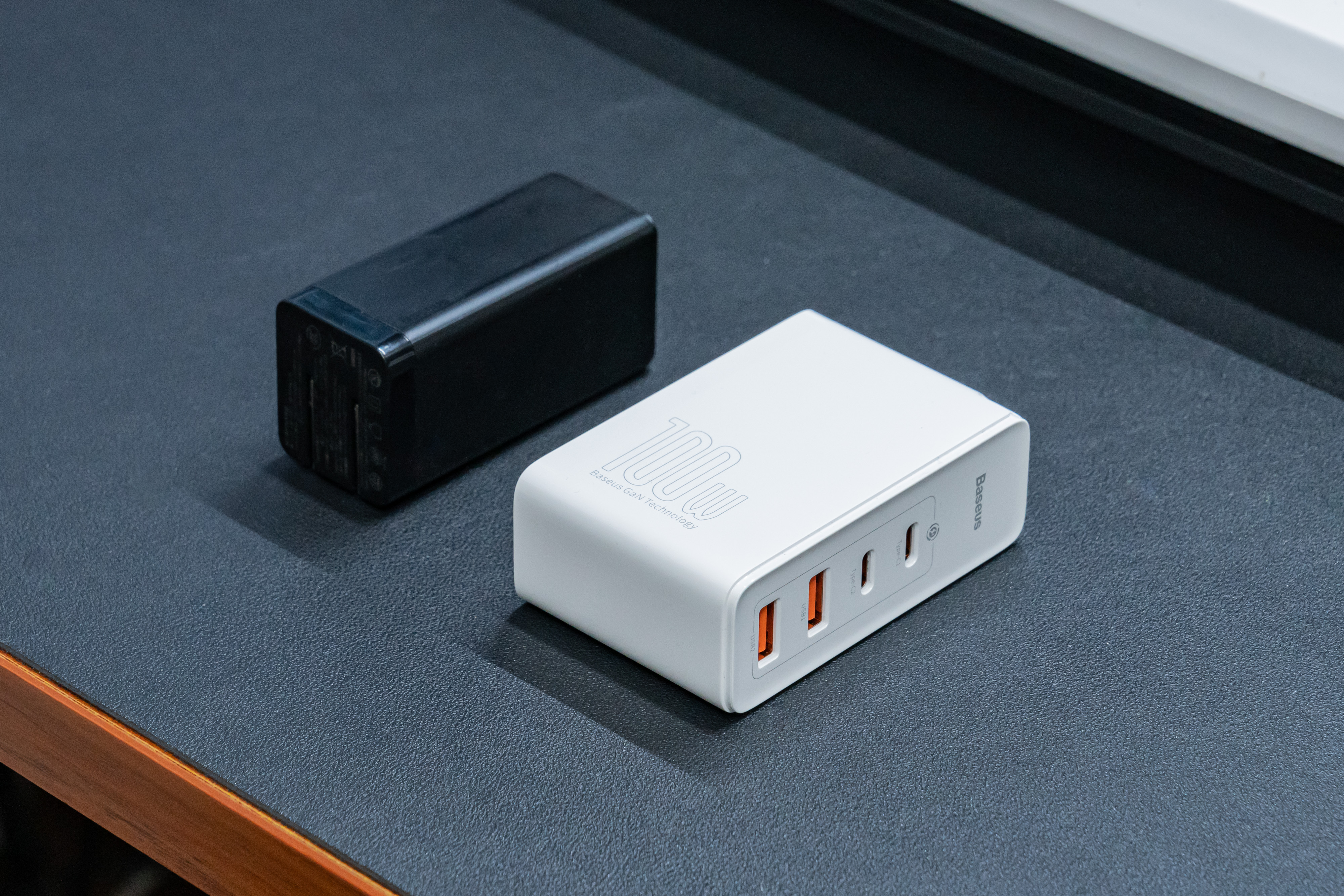 倍思100w氮化镓充电器支持三星s23,倍思100w氮化镓二代充电器拆解