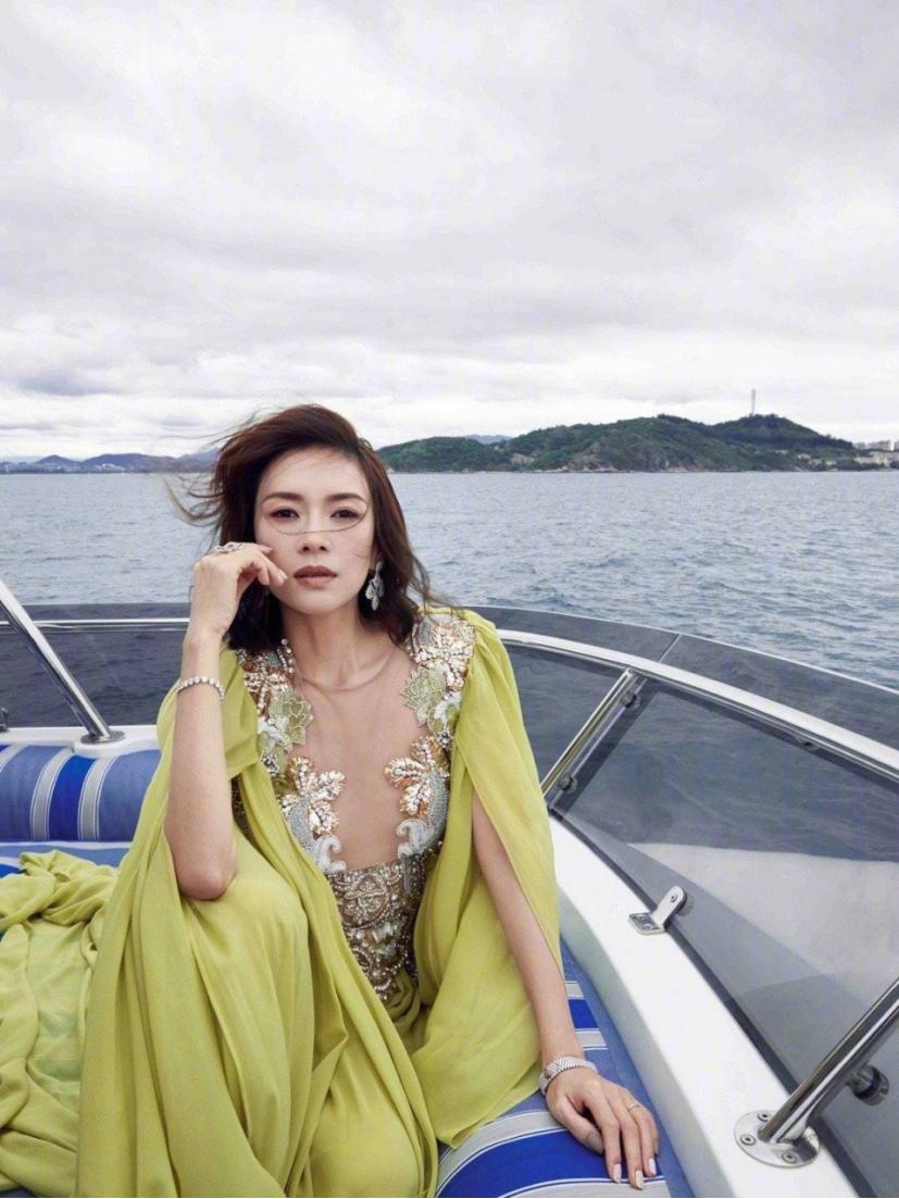 章子怡晚礼服造型,章子怡礼服好漂亮