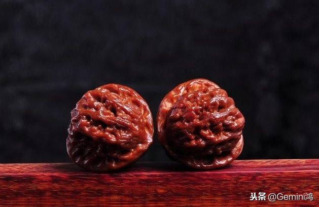 文玩核桃开裂了抹点大蒜行吗,文玩核桃开裂能自己愈合吗