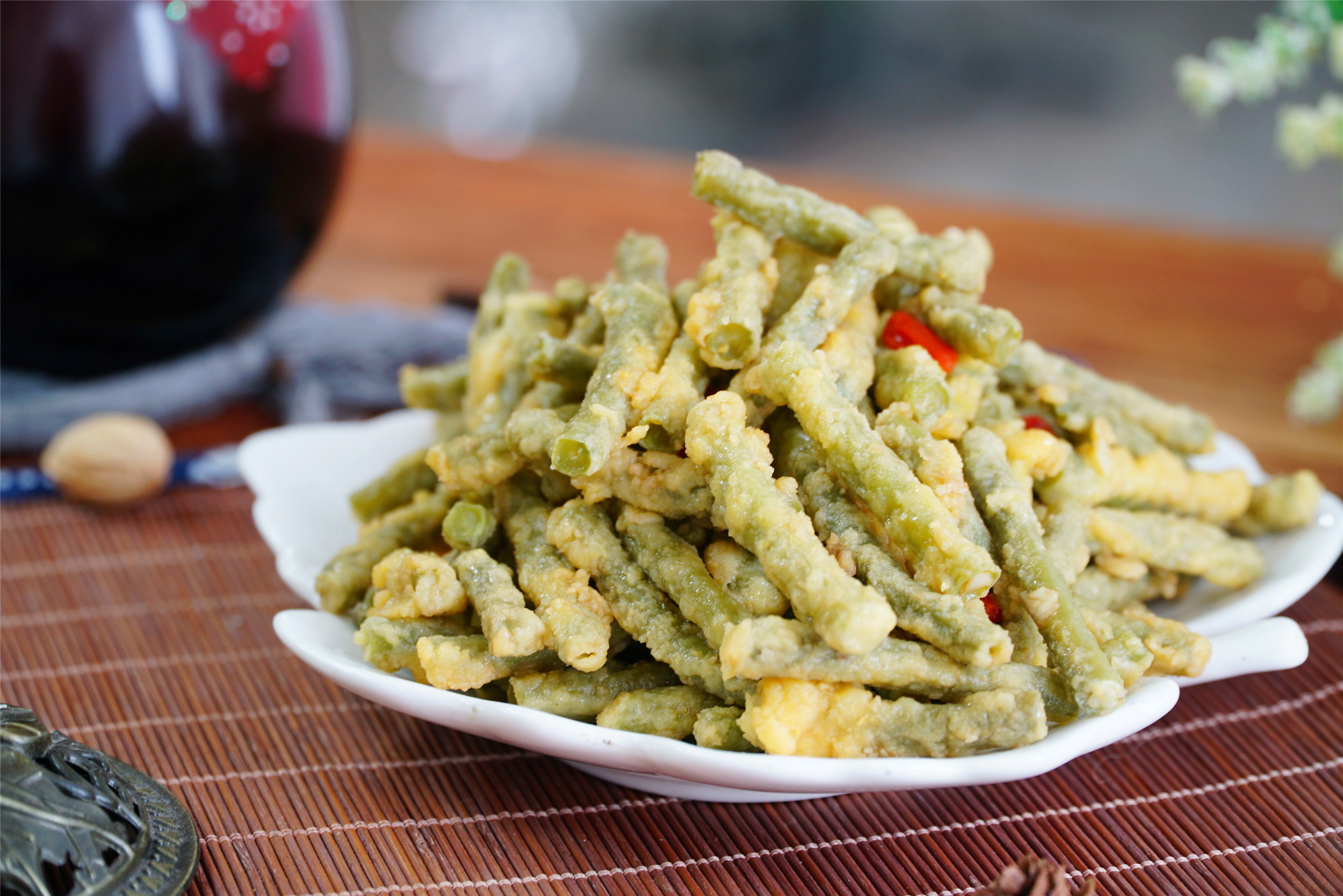 豆角别炒着吃了教你懒人做法,豆角新吃法不炒不凉拌