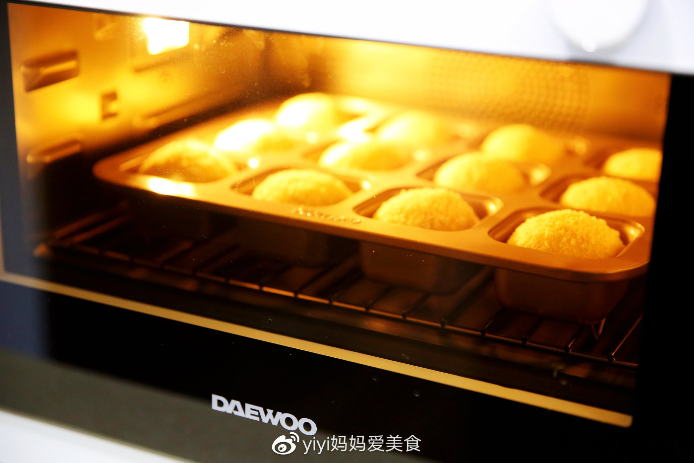 椰蓉白面包最简单的做法,椰蓉面包做的最好的视频