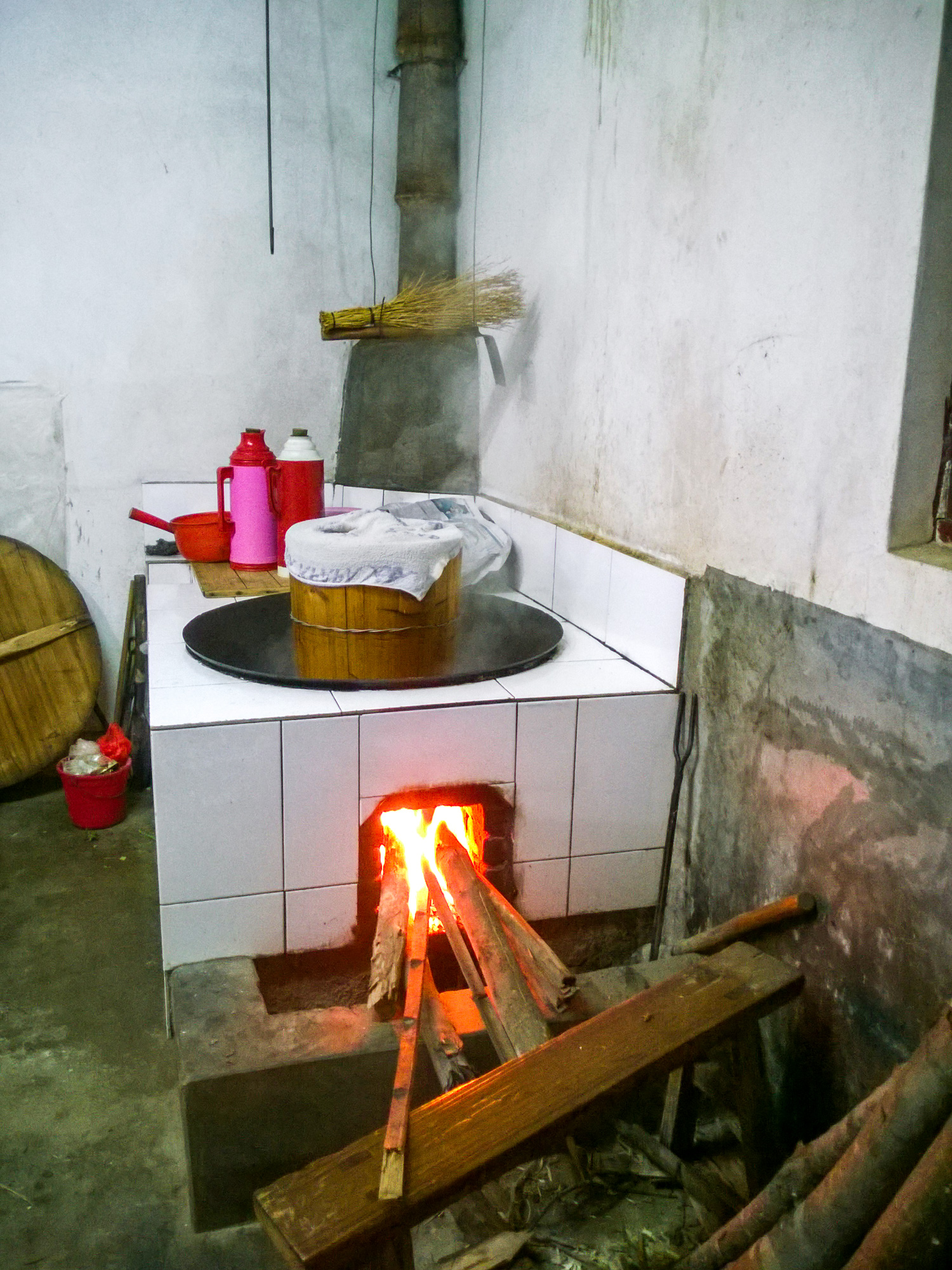 客家娘酒梅州客家特产玻璃瓶,客家娘酒舌尖上的客家文化