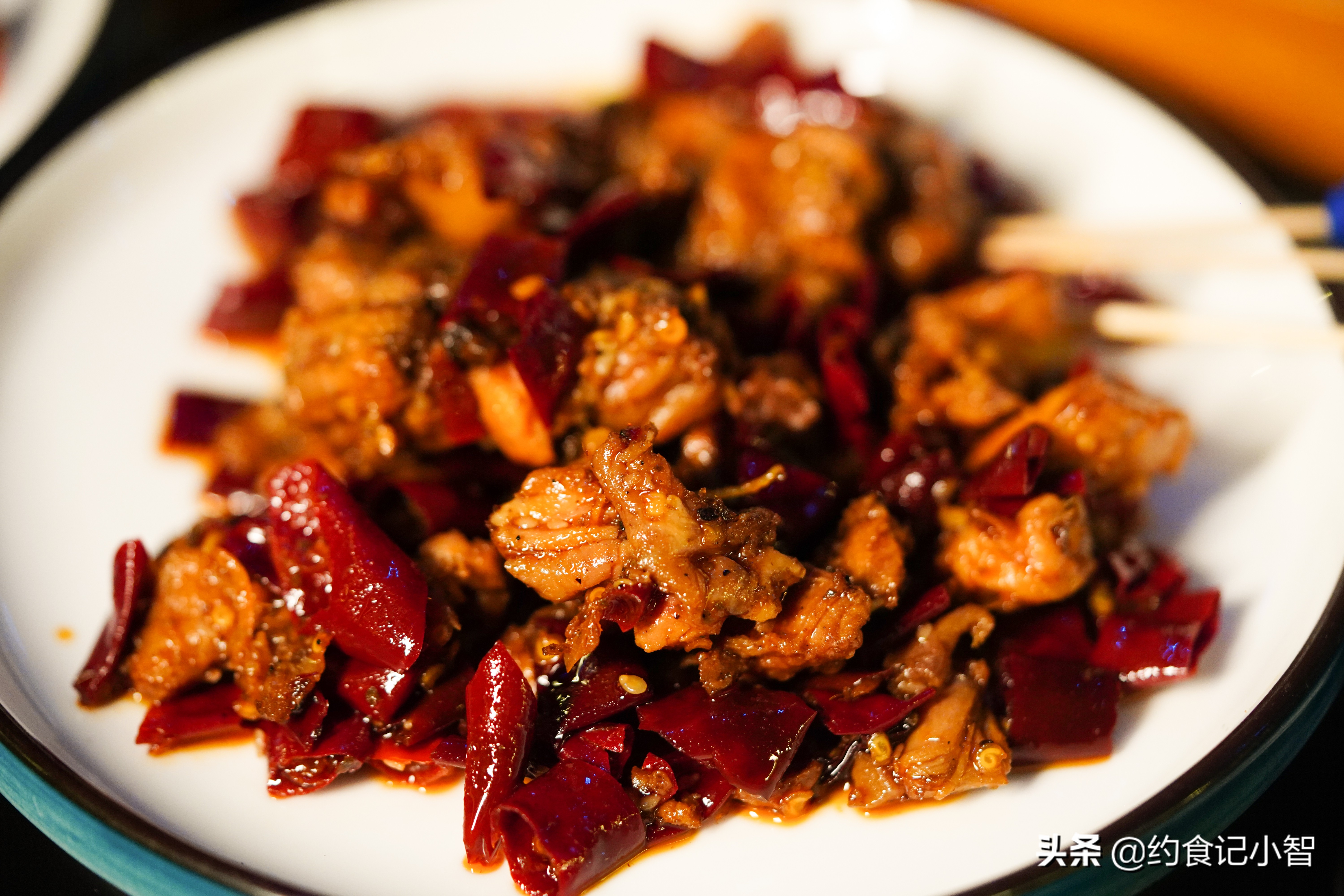 乌鲁木齐这家店丨与音乐和美酒相伴，这杯酒等你来斗