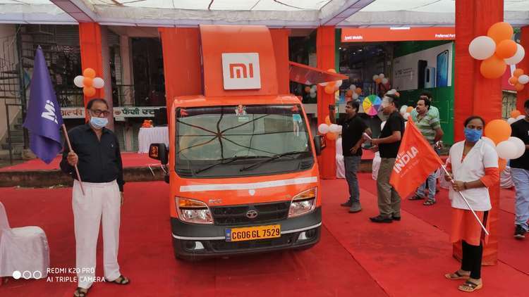 把手机卖进村里，小米在印度搞起“地摊经济”