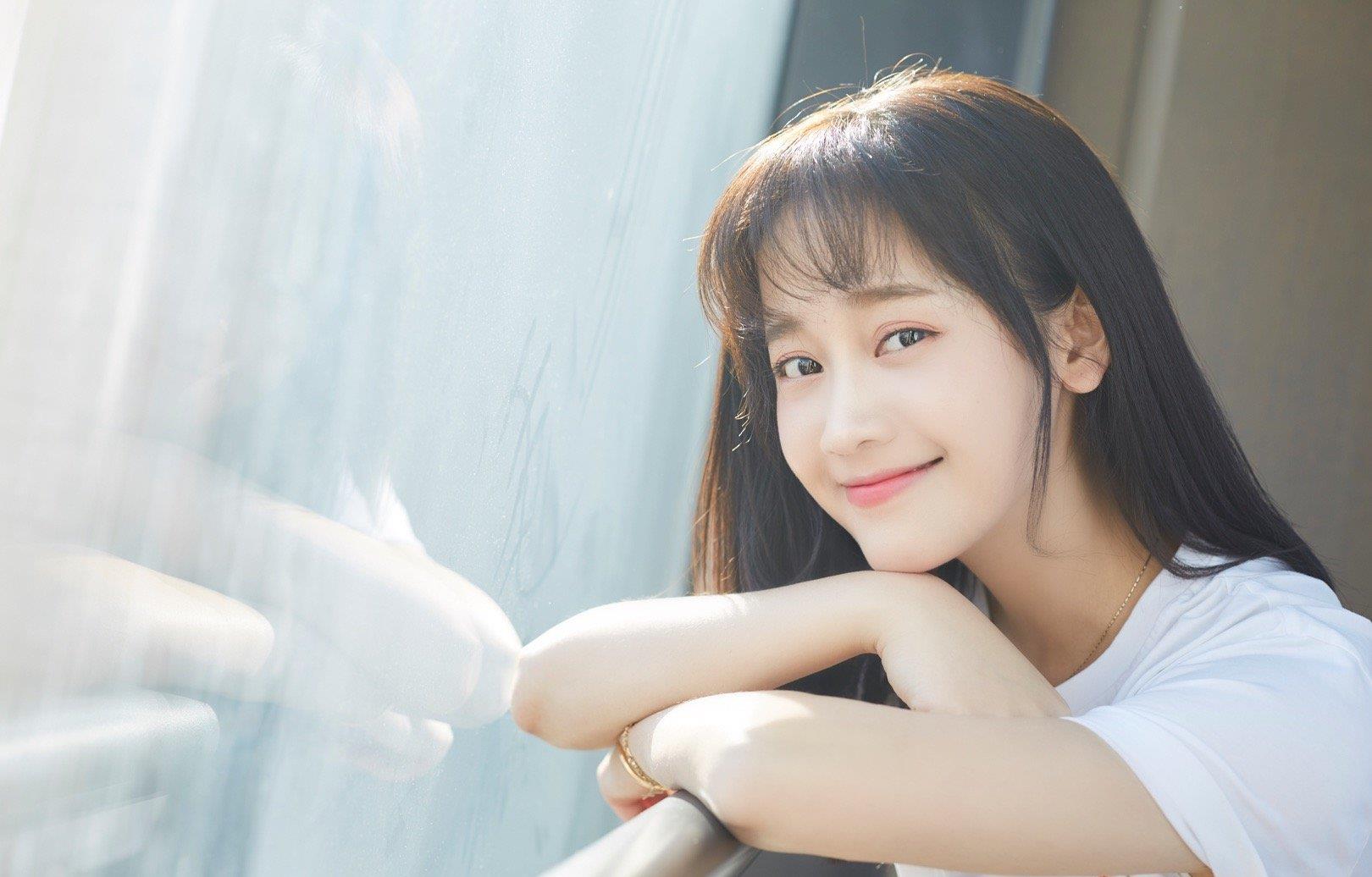 教你如何快速泡到妞的过程，看完后你的身边一定会围绕很多女生