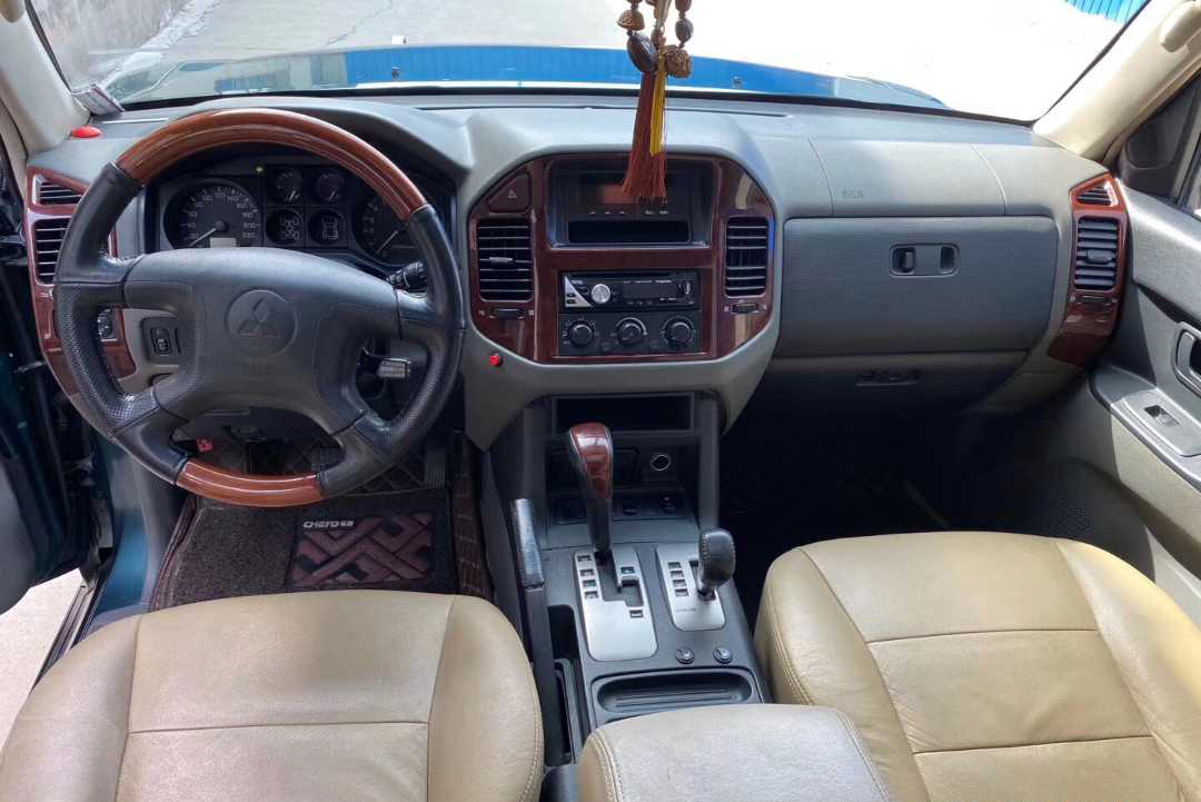 三菱帕杰罗v77优缺点,05年三菱帕杰罗v773.8lv6自动挡