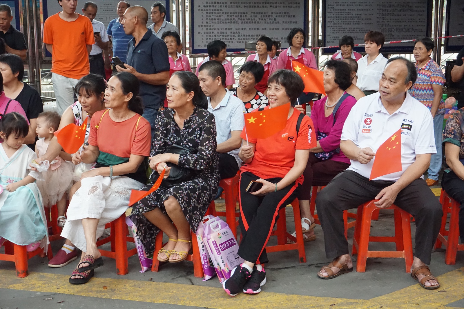 天河|热闹!一洞公祠重阳敬老摆70多围,老人家笑到“见牙唔见眼”