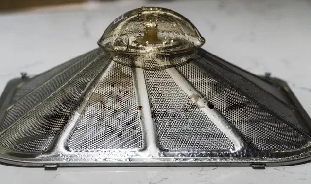 锅生锈发白怎么快速去除,锅生锈怎么一烧水全是锈水