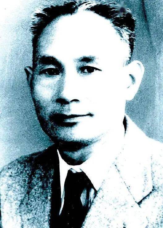 父亲失踪14年，1949年儿子被省委书记叫去谈话才知：父亲是特工