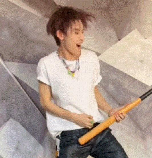 演戏全脸抽搐的男明星,男星晕倒翻白眼