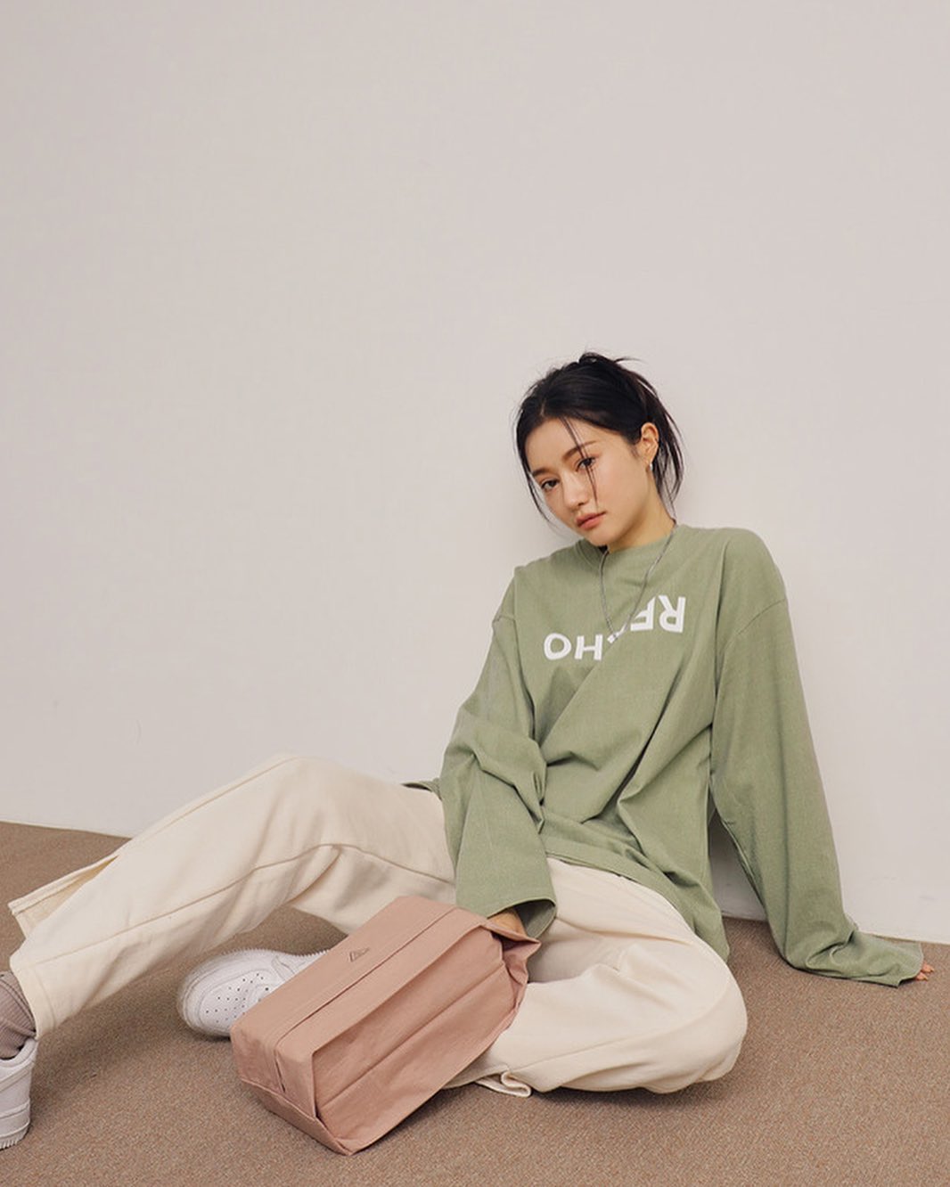 今年春夏就用「淡绿色」来点缀!带你看韩国热销的春绿新品