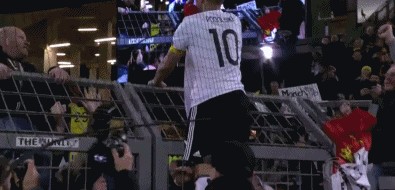 波多尔斯基巅峰集锦,06年波多尔斯基凌空抽射