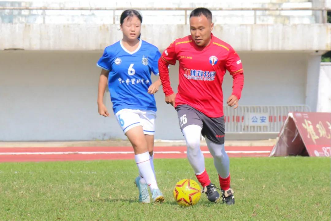 以小打大中国足球,以小打大足球荣获亚军