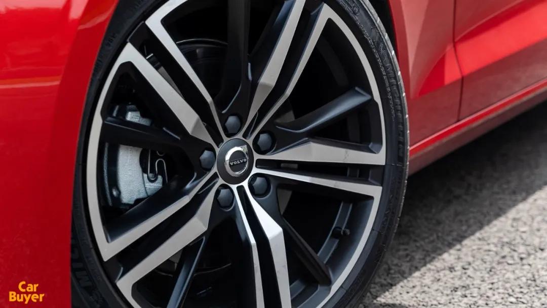 聊聊赛道驾驶与日常驾驶的心得,赛道试驾评测视角