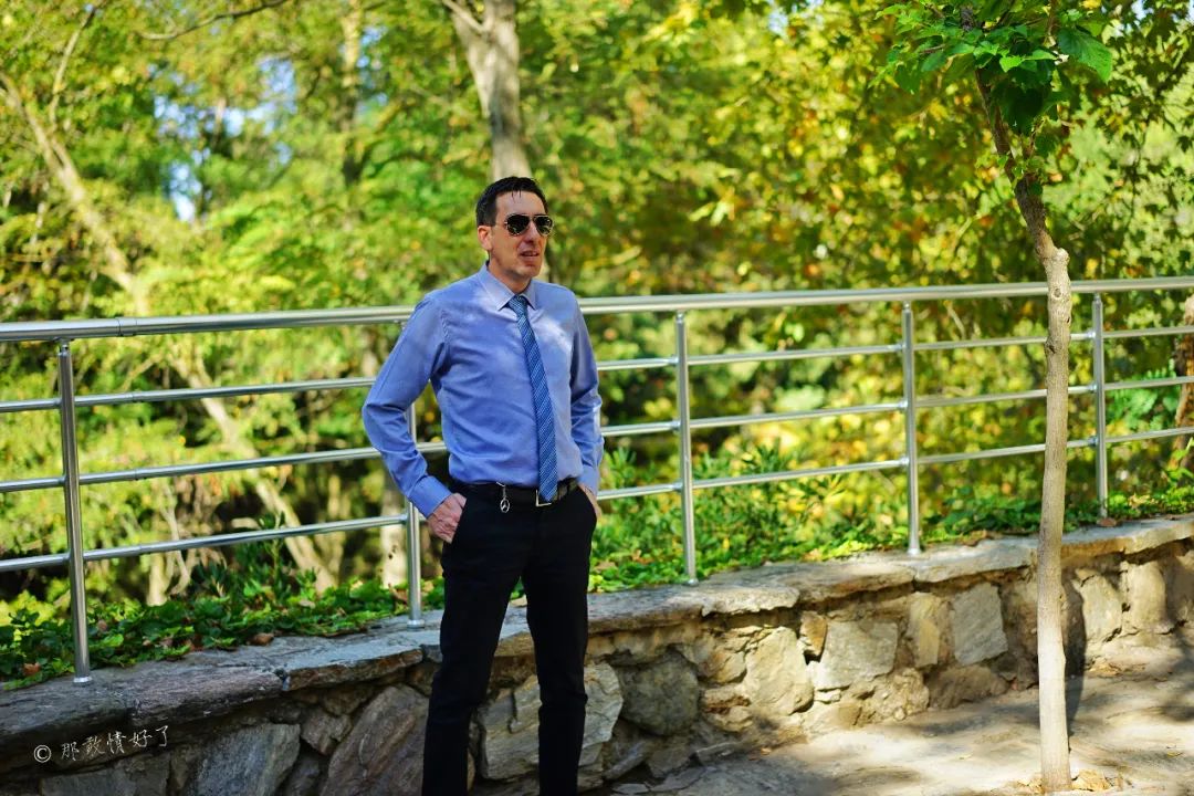 据说塞尔丘克的山坡上的许愿墙很灵验,好多土耳其人来此许愿