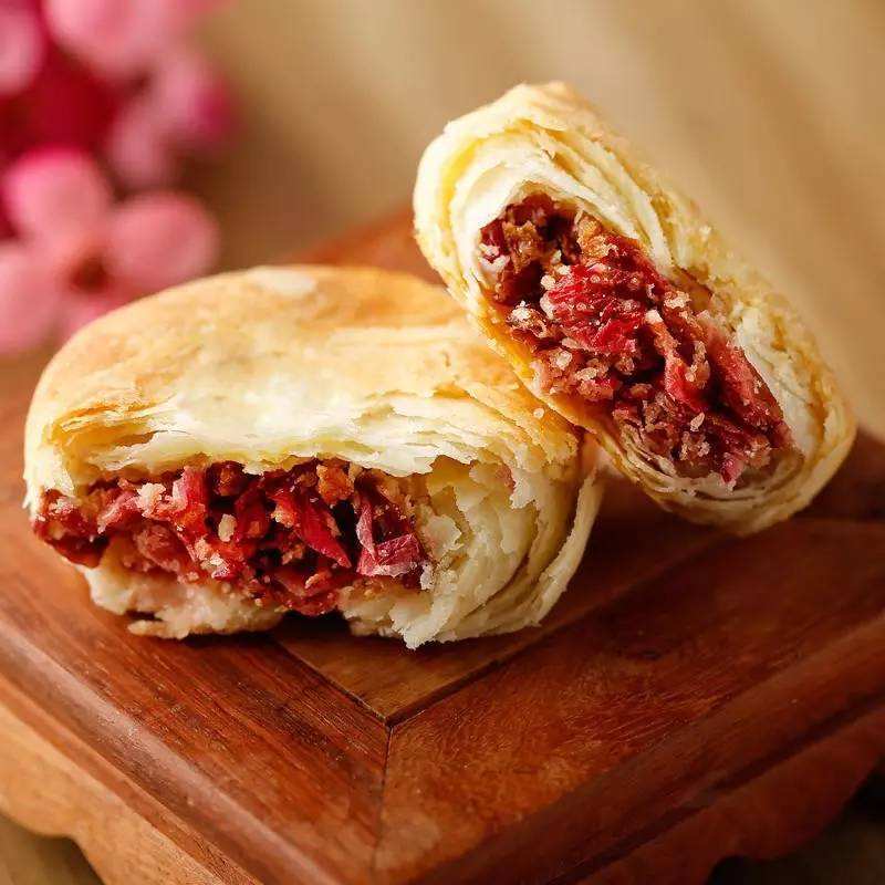 不用去云南也能吃到正宗鲜花饼了,没去过大理却吃到了大理鲜花饼