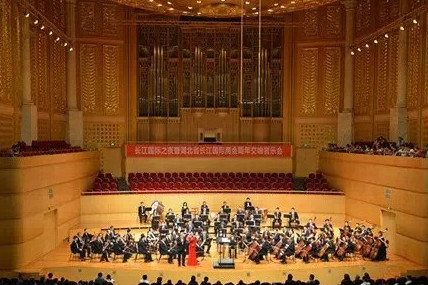 长江之水天际流上一句,长江之水流武汉